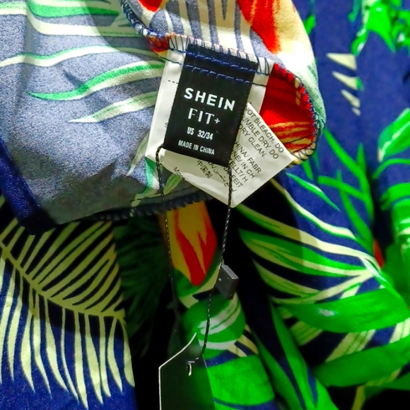 Tropical Print! Split thigh! Halter dress! - Picture 6 of 7